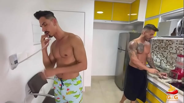 Download Video - V&iacute;deo completo no X RED e no site GUTOEGUSTAVO&period;COM