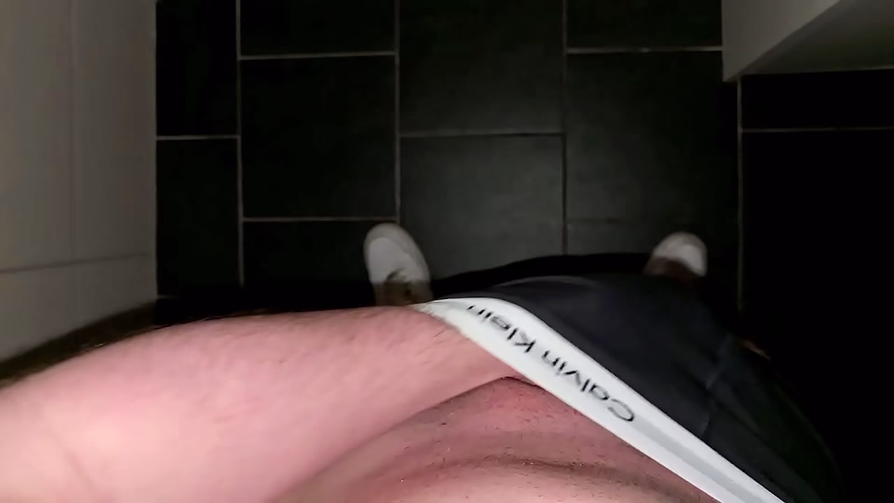 Deutscher Daddy will deinen Saft in seiner Calvin Klein Boxer - PhantomGentX