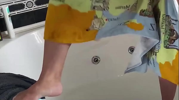 Download Video - Surprise Pissing milf MaryDi&period; Pee & piss mom&period; Close up pussy&period;