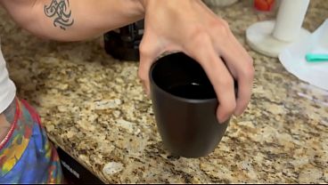 マイア・プレジャーは、あなたが彼女のコーヒーに射精することを望んでいます