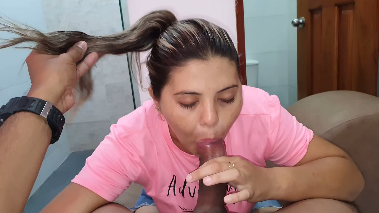 QUEEN AND PINK PRINCESS SUCKS MY HUGE DICK.