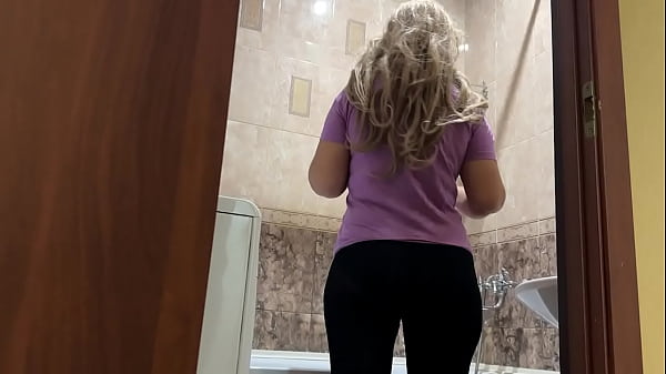 Download Video - Stepmom does blowjob when she wants anal sex and gets a dick in her big ass