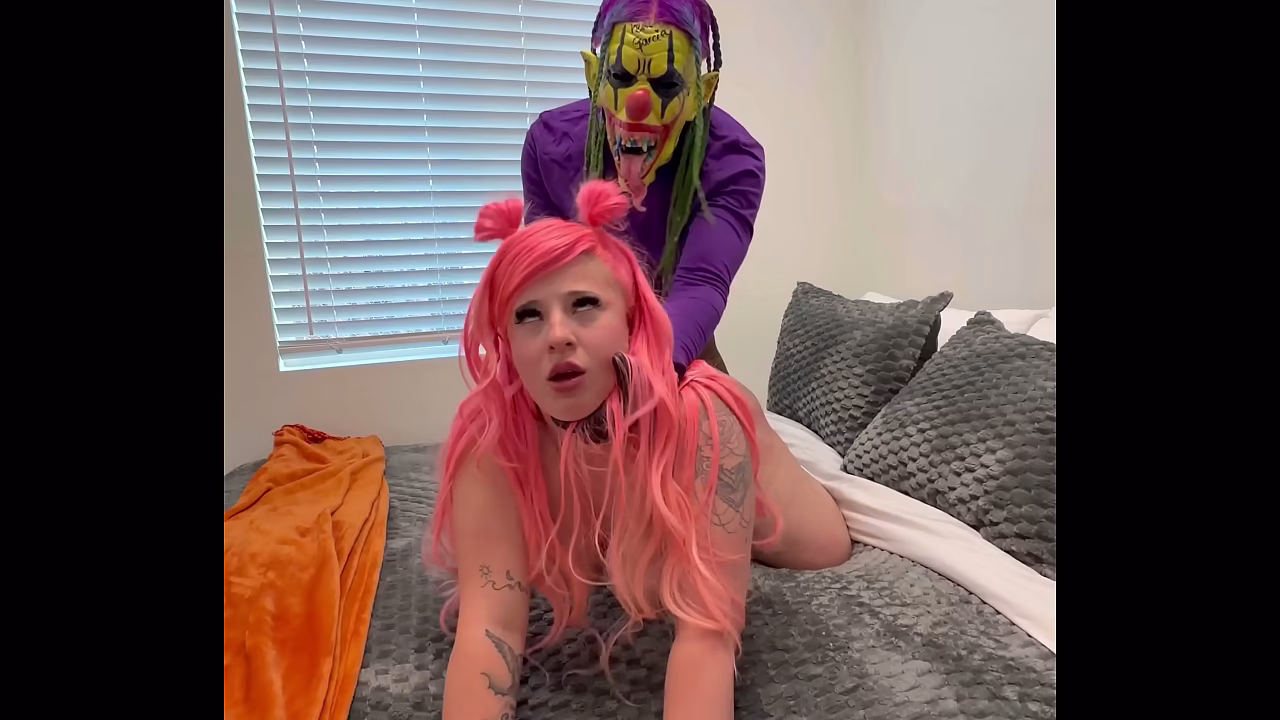Big Booty White Pawg Fucks Clown To Get Back At Her Useless Baby Daddy