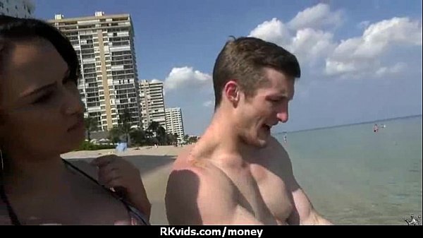 Sexe Pour De L'argent Transforme Une Fille Timide En Salope 23