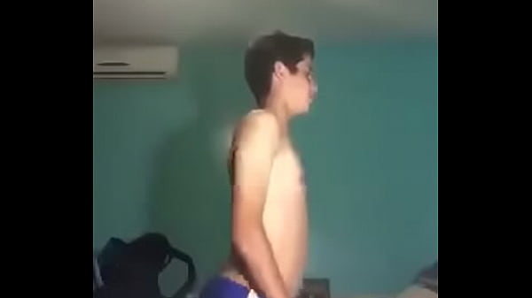 Diego Valenzuela Garza bailando Lean On