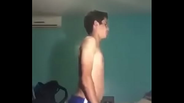 Diego Valenzuela Garza bailando Lean On