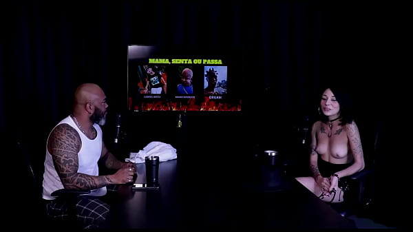 Morena gostosa com seus lindos peitos de fora responde em quem mama, senta ou passa - Paty Raven (WATCH ON: SHEER/RED)