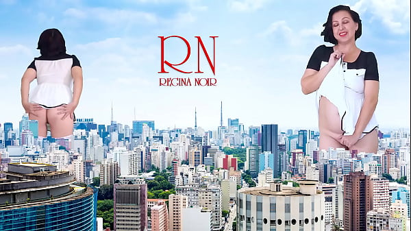 Wow! A giant lady without panties walks around the city. She's as tall as King Kong! Amazing show of a giantess! 1