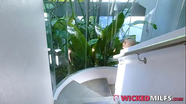 Slutty Stepmom Vanessa Cage Gets Young Cock & StepDaughter Wants Some Too