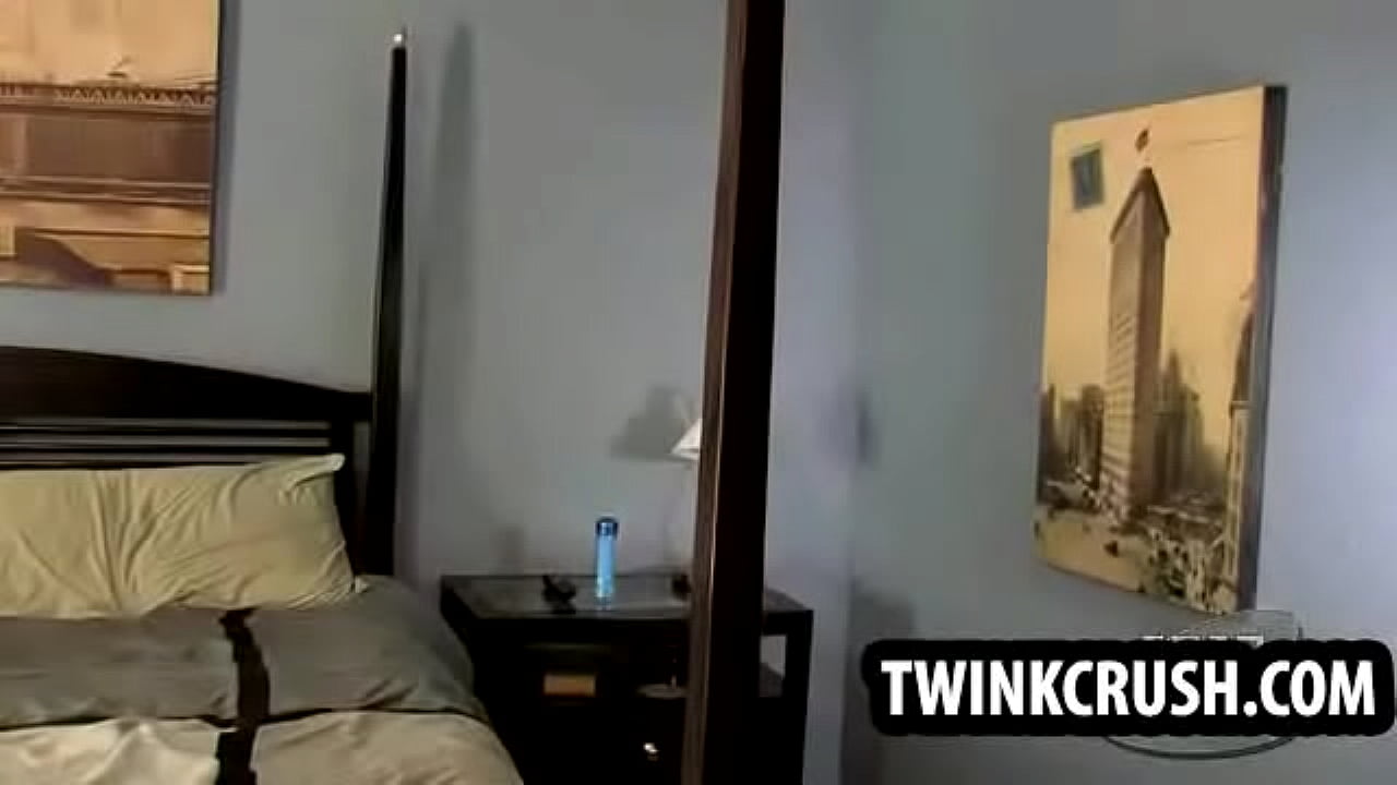Twink Noah Carlisle follado por el culo apretado
                   anal hardcore pornstar blowjob gay twink muchos negros