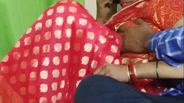 Download Video - Sexy indian beautiful bhabi in red saree hard fucking moaning hindi