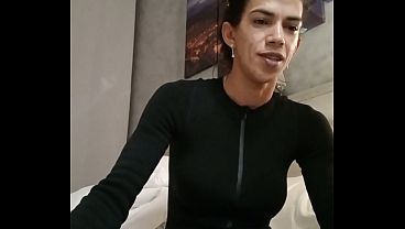 Solo em casa que gozada boa.