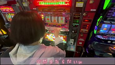 [Amateur couple's daily life Vlog] After playing at the arcade, the couple returns home and licks each other's smelly penises and pussies thoroughly, cumming inside each other.