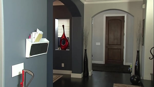 Nicky Ferrari Mentors The College Lesbian Evelyn Rosa