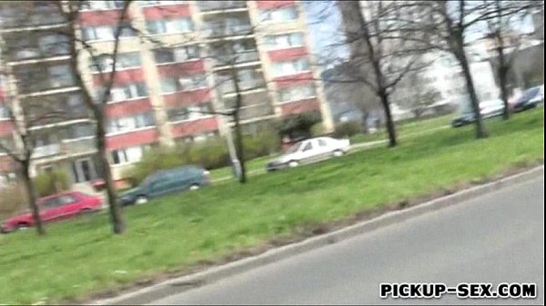 Pizza delivery girl Liliane fucked with her customer