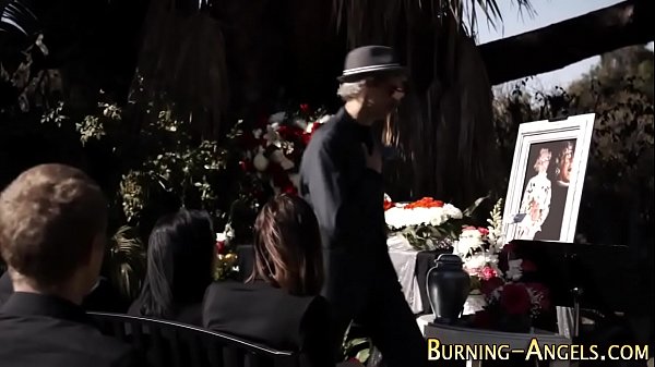 Goth ho jizzed on grave