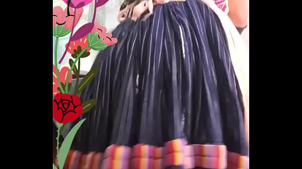 Mostrando las nalgas en corte