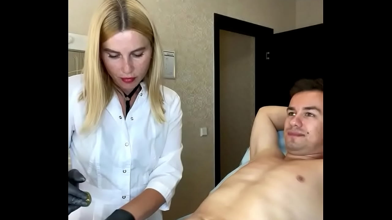 Depilación profunda de bikini y una entrevista sincera para una modelo rusa de webcam
                    blonde hot cock milf closeup hairy dick legs fetish cfnm anus wax depilation muchos negros