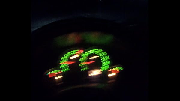 Novinho com a cabeça fudida acelerando forte o ...