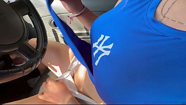 Car driver and her girlfriend suck my cock very hard on a trip to Bogota, Colombia