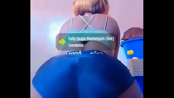 Menina gostosa dançando