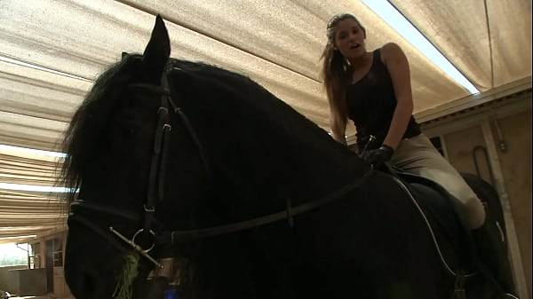 Haciendo Famosas - Andrea Garcia y Cristian Cipriani - Otro d&iacute;a en el trabajo