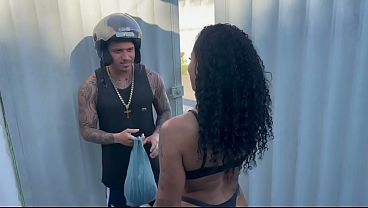 Multiple squirts in yoga pants