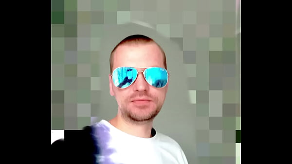 جوزها المعرص جايب صاحبه ينيك مراته و هو يصور الشرموطة تقوله زبك ناشف اوى وجعلى كسى اااه