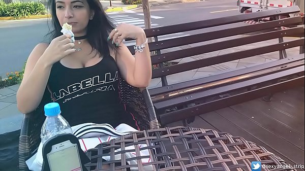 Download Video - Safada Gozando em Publico com brinquedo interativo Public female orgasm interactive toy girl with remote vibe outside
