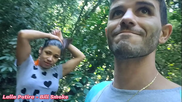 Download Video - Levei a novinha para fazer trilha no mato&period; E comi o c&uacute; dela&period; Lalla Potira - Bill Smoke - Completo no RED