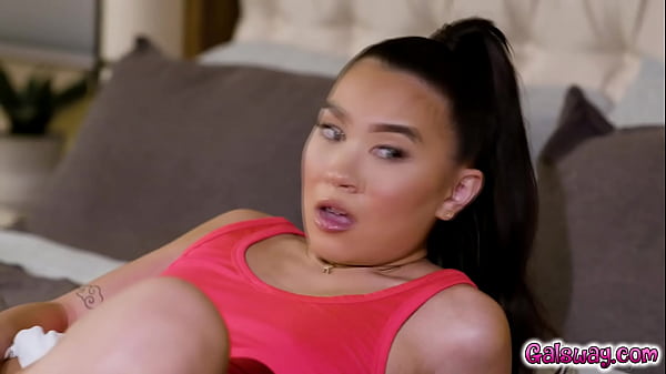 Download Video - Lauren Phillips keeps getting distracted by the sight of Kimmy Kimm masturbating