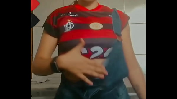 Novinha Rabuda Rebolando