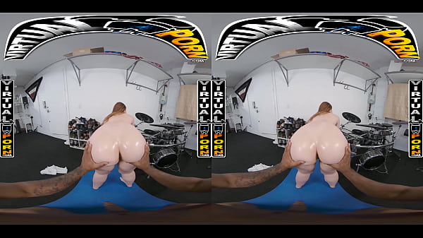 VIRTUAL PORN - Big Beats With Busty Babe Bess Breast In VR