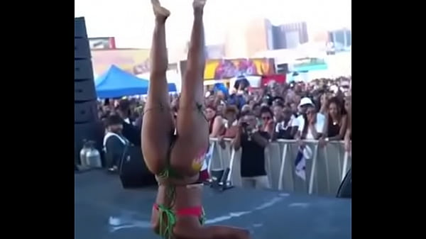 public booty show