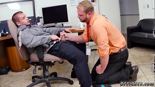 Gay piss fuck porn and teenage boys peeing toil...