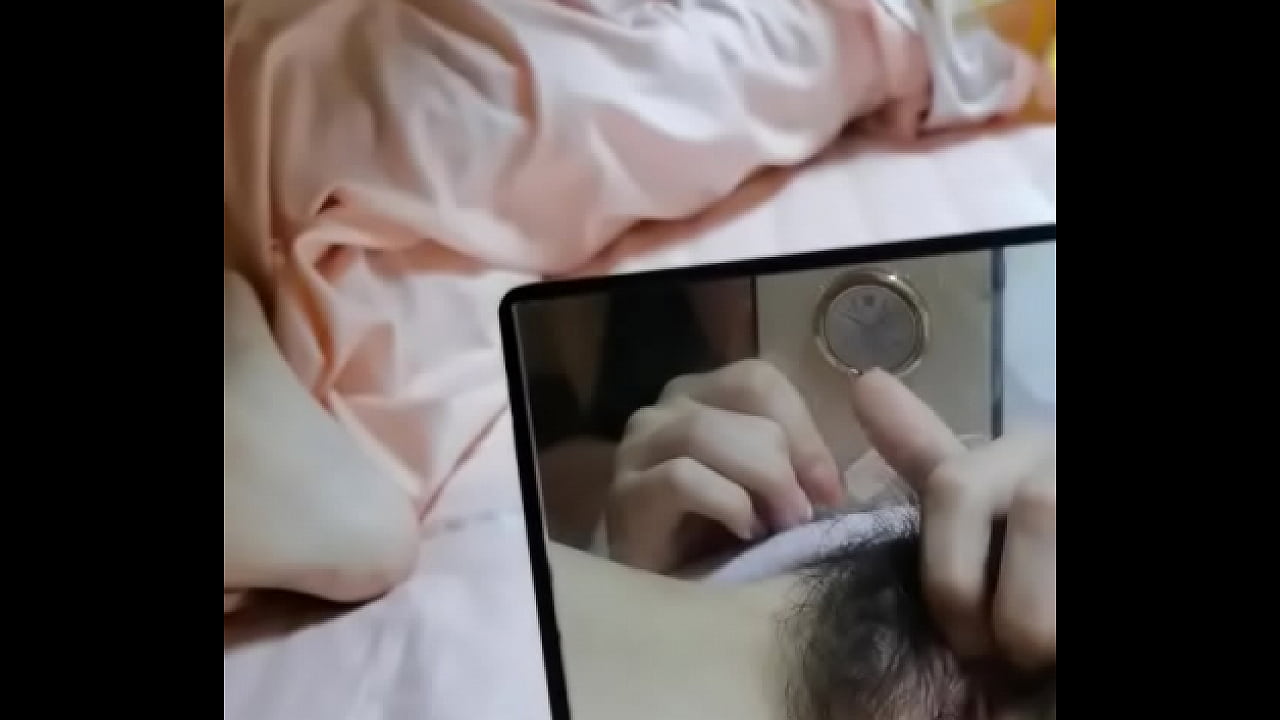 Jugar con el coño cuando el compañero de cuarto no está cerca
                   pussy masturbation masturbate chinese 自慰 宿舍 嫩穴 muchos negros