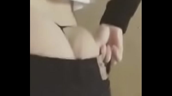 thumb keep pulling up
