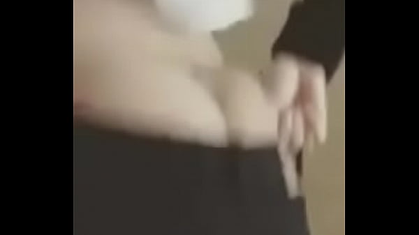 thumb keep pulling up