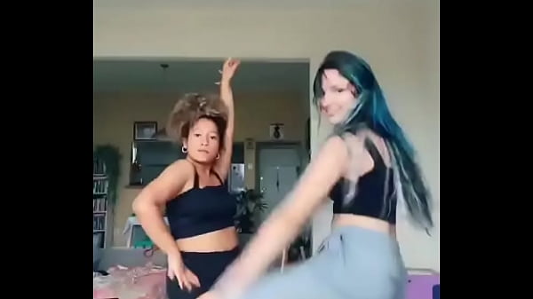 Camilotaxp rebolando gostoso