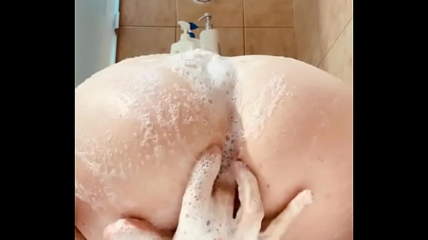 Download Video - Teen washing his hole