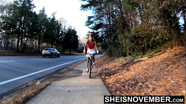 Ebony Spinner Sheisnovember Flashing Curves While Biking Then Shows Off Big Tits And Ass At Restaurant