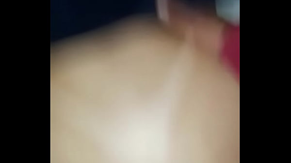 Quickie Derrière Le Mur, Un Couple Fou Veut Se Sentir Au Chaud Dans La Rue Et Ne Se Soucie De Rien, Ils Veulent Juste Baiser