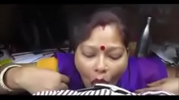 Desi Maid Profonde Sucer