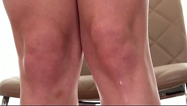 BEAUTIFUL FEET AND PISS