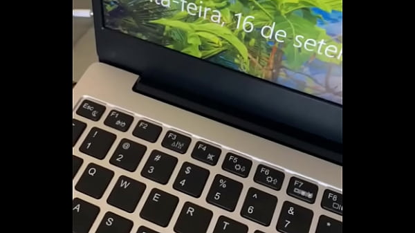 Putinha casada tirando um cochilo