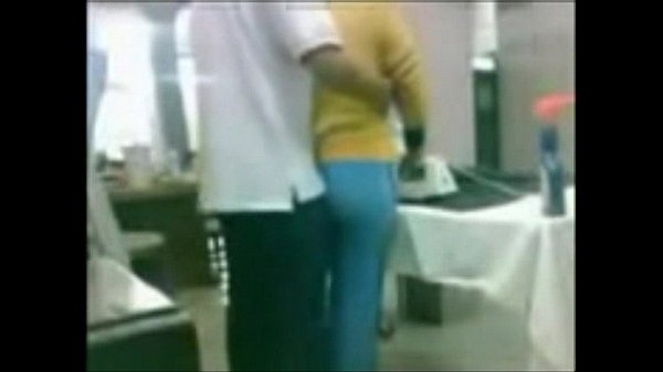 Download Video - Follando a la sirvienta mientras plancha