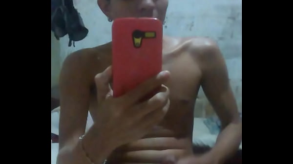 Download Video - Novinho se exibindo em frente ao espelho part1