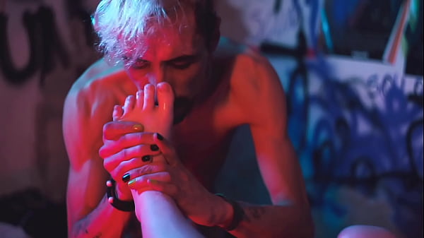 Feet Temptation: Acidalia & Mad Maxxx