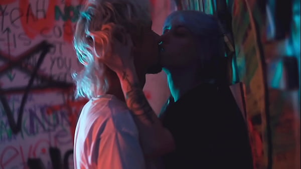 Feet Temptation: Acidalia & Mad Maxxx