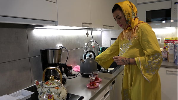 Qombol - Horny Stepson Fucked His Big Ass Arab Stepmom In Hijab